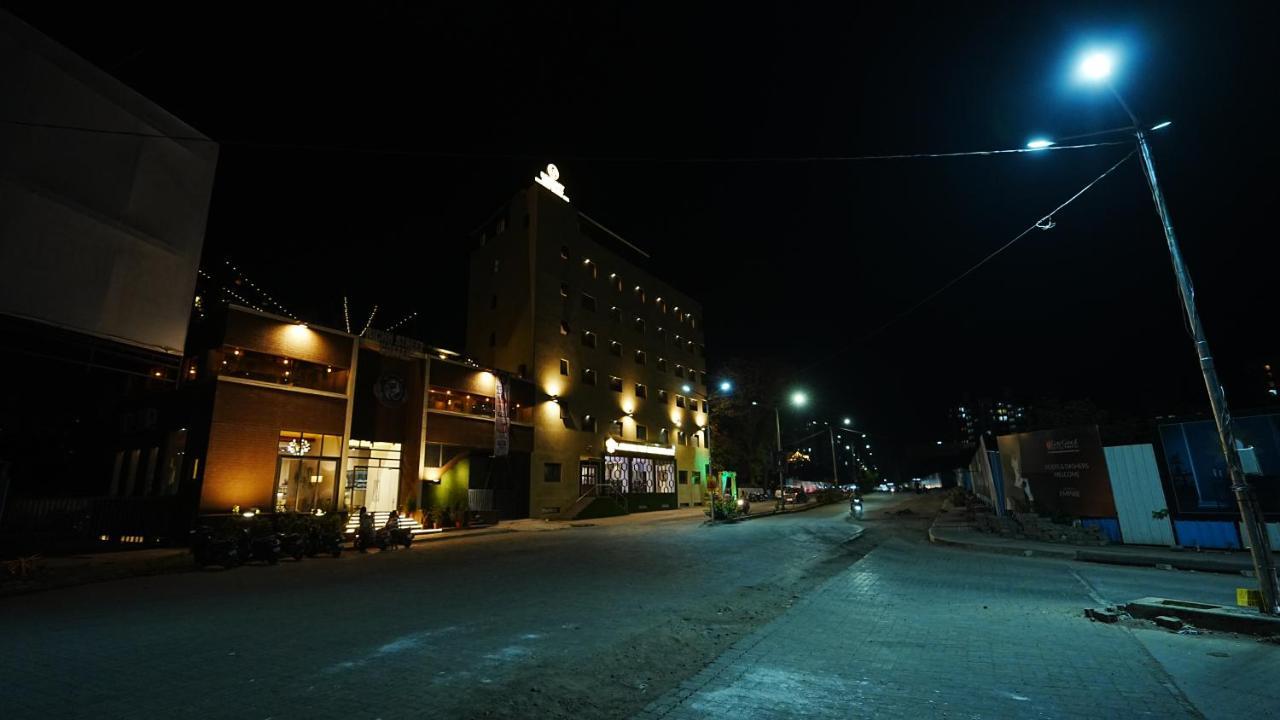 L P Regency, Poona Buitenkant foto