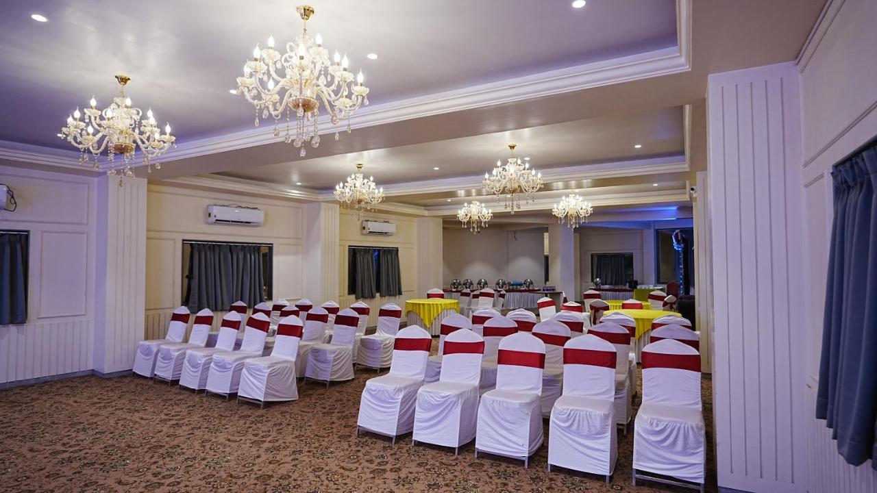 L P Regency, Poona Buitenkant foto